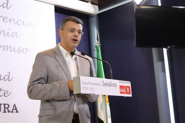 El PSOE entiende que Rajoy ha 'machacado' a Extremadura en materia de empleo esta legislatura