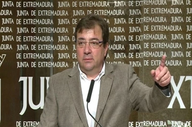 Vara coincide con Pedro Sánchez en dar voz a los agentes sociales para solucionar problemas del mercado laboral