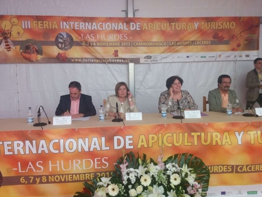 Begoña García destaca al sector apícola extremeño como el más profesionalizado de Europa 