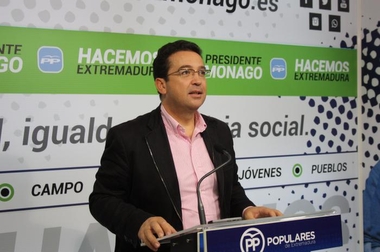 Manzano (PP) tacha a Vara de 'presidente fantasma' que gobierna con un tripartito 'con comportamientos de Venezuela'