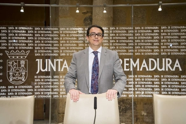 Vergeles califica esta legislatura 'como de las personas' y cifra en 14,7 millones las ayudas sociales que ha puesto en marcha la Junta