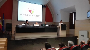Diputación de Cáceres y Junta de Extremadura aúnan fuerzas para 'mejorar y mantener' la oferta cultural de la provincia