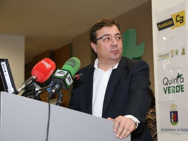 Fernández Vara aboga por tratar las enfermedades raras desde el sistema público, 'el mejor instrumento para defender la igualdad'