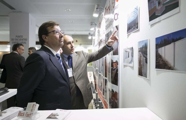 Vara apuesta por lograr que las empresas extremeñas tengan la mayor parte de los contratos que se generan en la región 