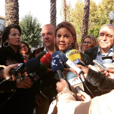 Cospedal subraya que ante un pacto antiyihadista 'no se puede ser equidistante'