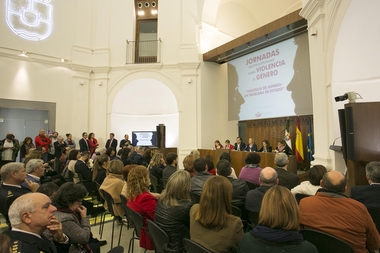 Vara asegura que 'sólo el día en que no haya una sola víctima por violencia de género podremos sentirnos orgullosos de este país'
