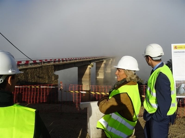 Las obras del nuevo puente de Castilblanco prevén estar concluidas a finales de 2016
