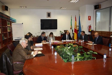La Junta de Extremadura luchará contra el fraude en la contratación y aumentará la prevención en riesgos laborales