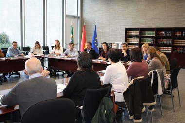La Junta de Extremadura expone a los agentes sociales y económicos las nuevas líneas de actuación en empleo