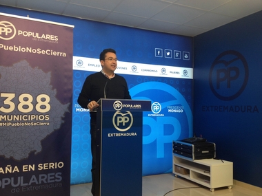 Manzano asegura que 'mientras gobierne el PP los pueblos se mejoran, pero no se cierran'