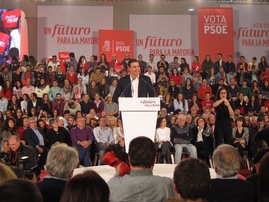 Sánchez asegura que a Rajoy 'le cuesta mucho debatir porque la reforma laboral, los recortes y su relación con Bárcenas no tienen defensa posible'