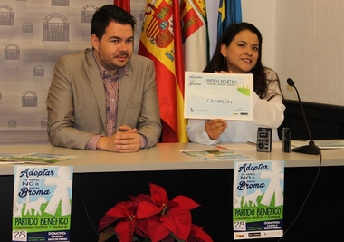 Periodistas, políticos y socios de Acudame disputarán un torneo de fútbol benéfico por la adopción de animales