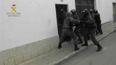 La Guardia Civil detiene en Badajoz y Madrid a once integrantes de un grupo dedicado al tráfico de drogas