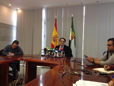 Sanidad considera necesaria la suspensión de la aplicación del real decreto sobre los enfermeros