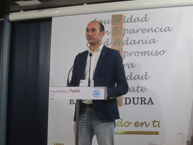 El PP critica que los extremeños 'esperan hasta 20 días más' para operarse 'desde que gobierna el PSOE'