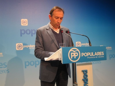 El senador del PP Laureano León reitera que España 'necesita un Gobierno estable' y 'no coaliciones antinatura'