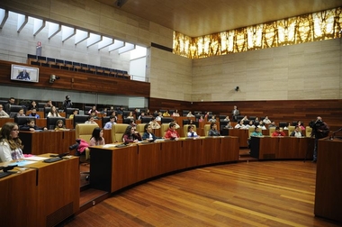Escolares extremeños reflexionan en la Asamblea sobre 'la audacia y la prudencia' gracias a un programa educativo