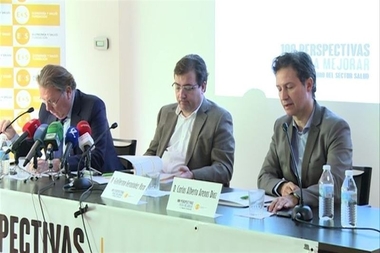 Vara plantea que el Ministerio de Sanidad 'lidere' las 'grandes reformas' para 'mantener el sistema' sanitario