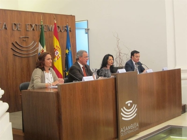Organizaciones de acción social de Extremadura piden la colaboración de los políticos para atajar sus problemas