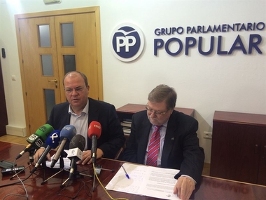 Monago remarca que la voluntad del PP es 'intentar hasta la extenuación' un acuerdo para los PGEx
