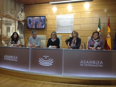 Los grupos parlamentarios consensúan la creación de una comisión de expertos para el estudio de la financiación autonómica