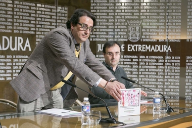 La Junta crea una guía sobre consumo para las personas mayores con el fin de prevenir fraudes, engaños y abusos