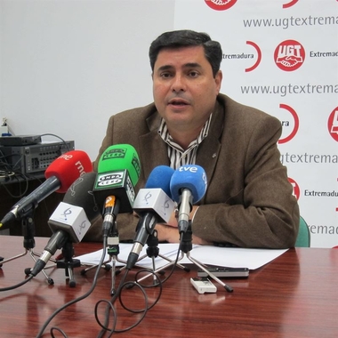 UGT Extremadura pide a los grupos diálogo y tacha de 