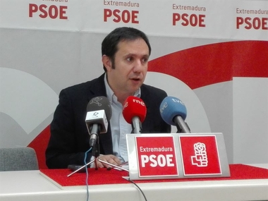 Ramos (PSOE) distingue la labor de las diversas diputaciones y considera que las de Extremadura son 'imprescindibles'