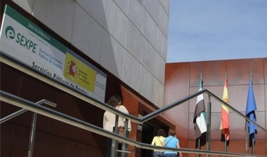 El desempleo baja en Extremadura en 545 personas en febrero