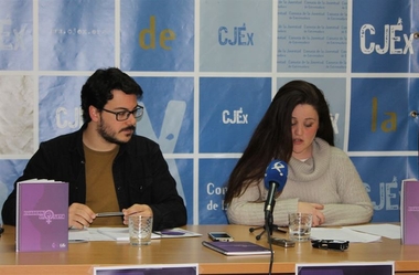 El Consejo de la Juventud extremeño inicia una campaña para visibilizar las 'formas ocultas' de violencia hacia la mujer