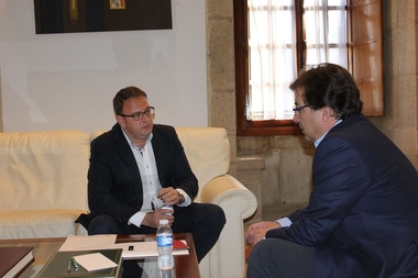 El alcalde de Mérida plantea a Vara la 