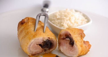 Muslos de pollo a la sartén con puré de coliflor