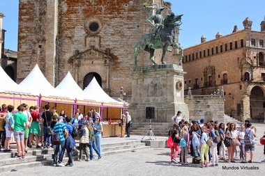 Trujillo potencia su Feria del Libro con reconocidos escritores, poetas y  músicos