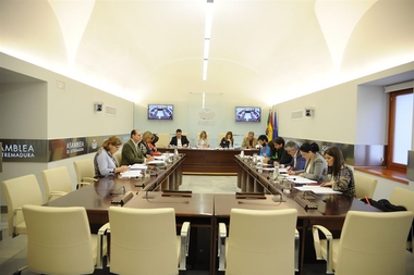 Los partidos extremeños piden a Hacienda que trate a las regiones 'por igual' 