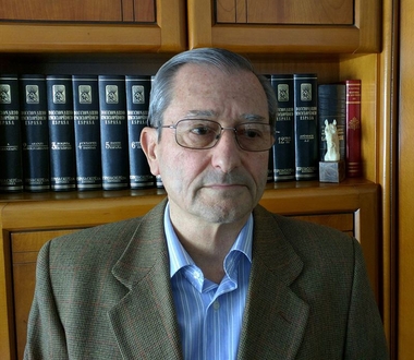 El investigador extremeño Gil Gil Borrallo ofrece en Badajoz una charla sobre la evolución del arma corta en España
