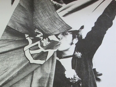 El Ateneo de Cáceres acoge una muestra sobre la Revolución de los Claveles de Portugal en 1974