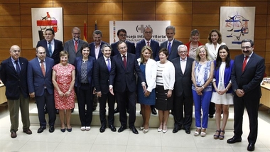 Sanidad y las CCAA se reúnen este miércoles para analizar el real decreto que regula la 'prescripción' enfermera