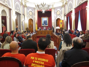 El pleno del Ayuntamiento de Badajoz aprueba una ordenanza para facilitar la accesibilidad de los edificios