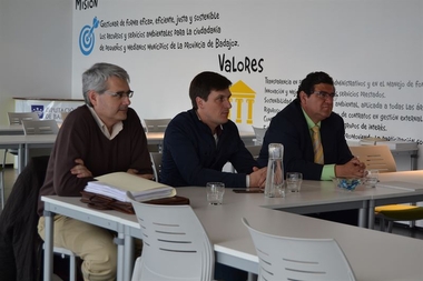 La Diputación de Badajoz muestra a la de Cáceres el funcionamiento de su Consorcio de Gestión Meioambiental