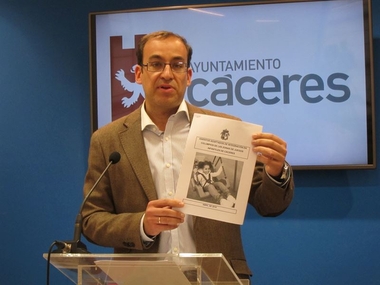 Cáceres contará con seis columpios adaptados para niños con discapacidad en otros tantos parques de la ciudad