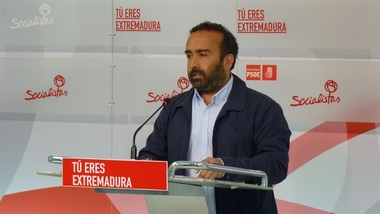 El PSOE resalta el 'compromiso' de Extremadura por 'cuadrar' las cuentas aunque 'sin descuadrar' la vida de la gente