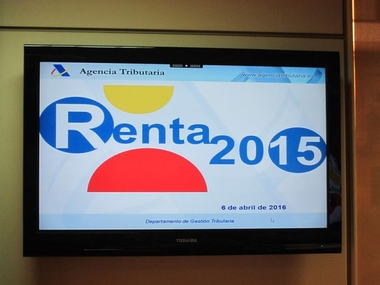 La Agencia Tributaria ha devuelto 7,4 millones en Extremadura tras la primera semana de la Campaña de la Renta 2015