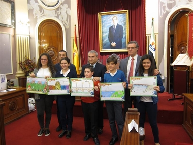 Más de 700 chavales participan en un concurso de dibujo sobre Badajoz y la ciudad en la que les gustaría vivir