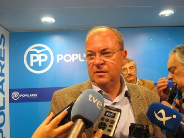 Monago considera que la Oferta Pública de Empleo autonómica para el año 2016 sale 