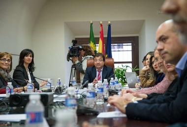 La Mesa de las Artes Escénicas crea un grupo de trabajo para elaborar la futura ley del sector en Extremadura