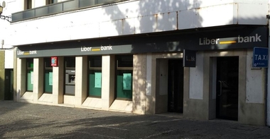 Liberbank pone en marcha el sistema de firma digitalizada en las oficinas