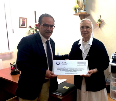 El Colegio de Dentistas de Extremadura dona el 0,7 de su presupuesto a las Hermanas de la Caridad de Cáceres