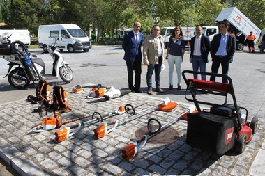Mérida cuenta con diez nuevos vehículos para la recogida y limpieza viaria y para el servicio de parques y jardines