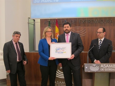 La ONCE difundirá la imagen de la Asamblea de Extremadura en 5,5 millones de cupones para el sorteo de este sábado