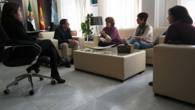 Familias Adoptantes de Extremadura recibidas por el Alcalde de Villanueva de la Serena